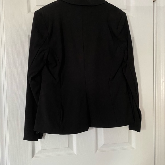 Blazer - Picture 2 of 4